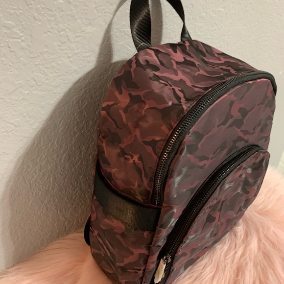 Fabletics Backpack - Picture 2 of 6